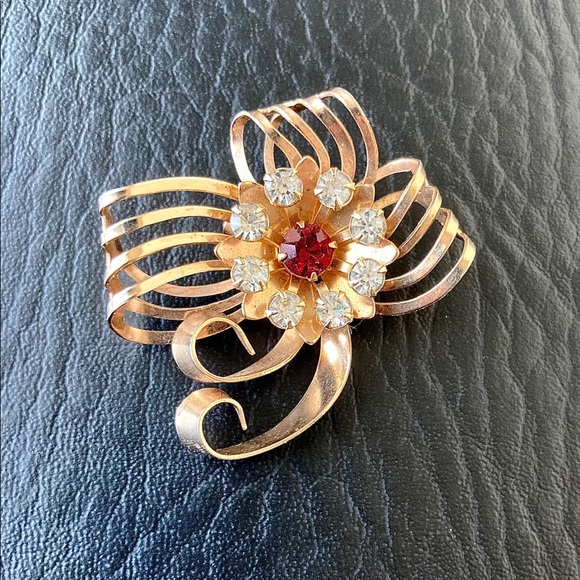 Vintage Ribbon Style Bow Pin/Pendant - Picture 2 of 4